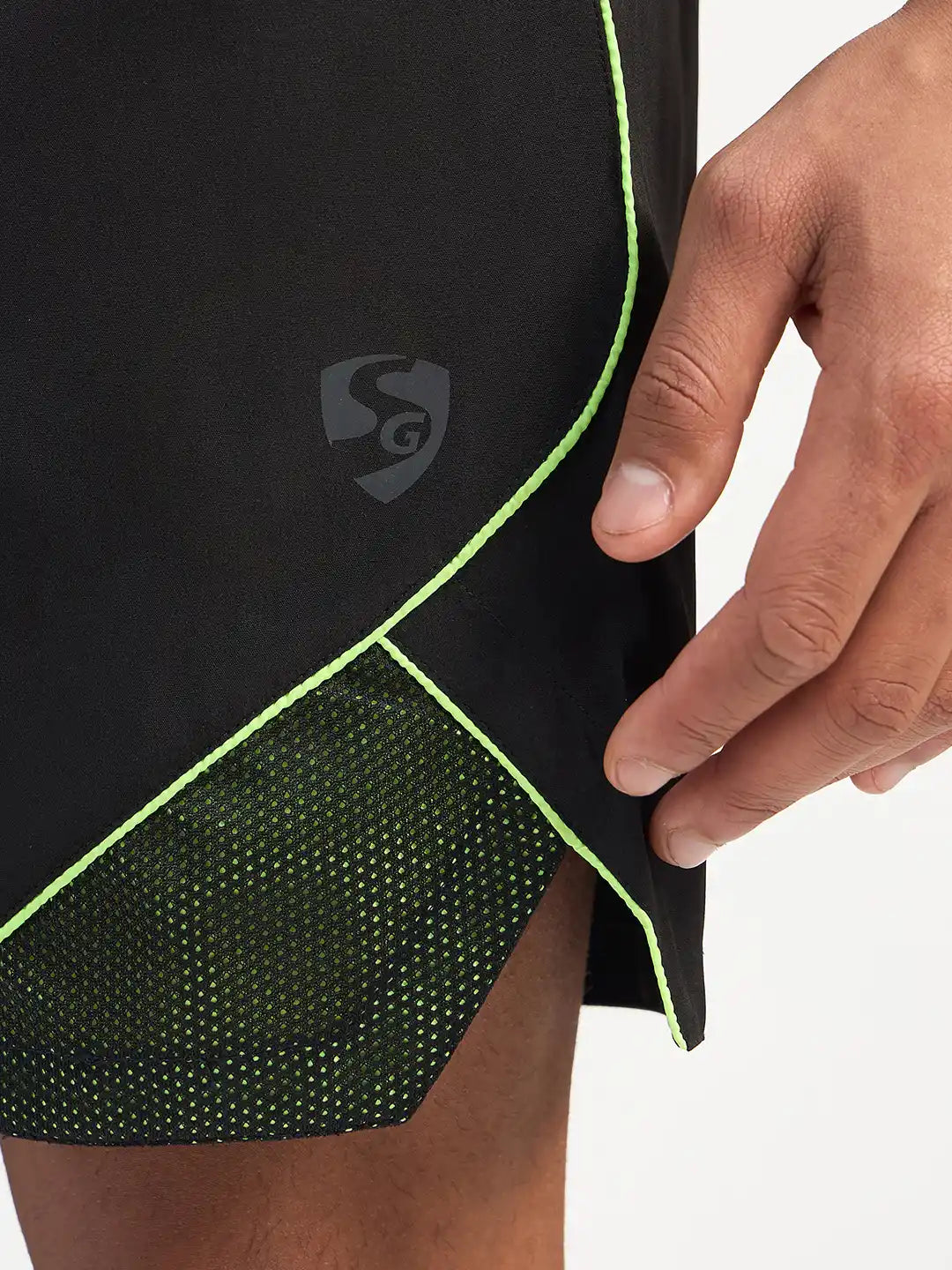 SG H2MS83931 Men Black Shorts