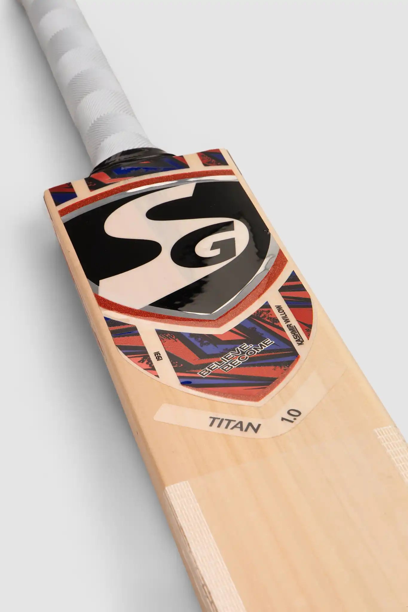 SG Titan 1.0 Kashmir Willow Bat