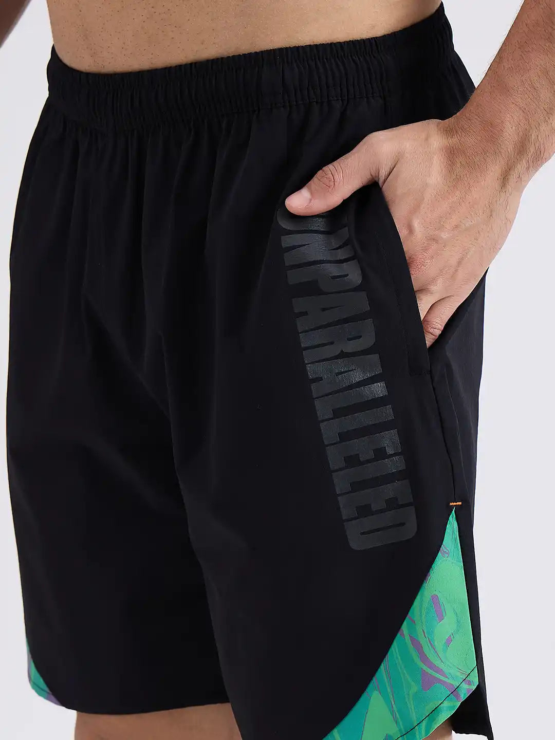 SG H1MS83942 Men Black Shorts