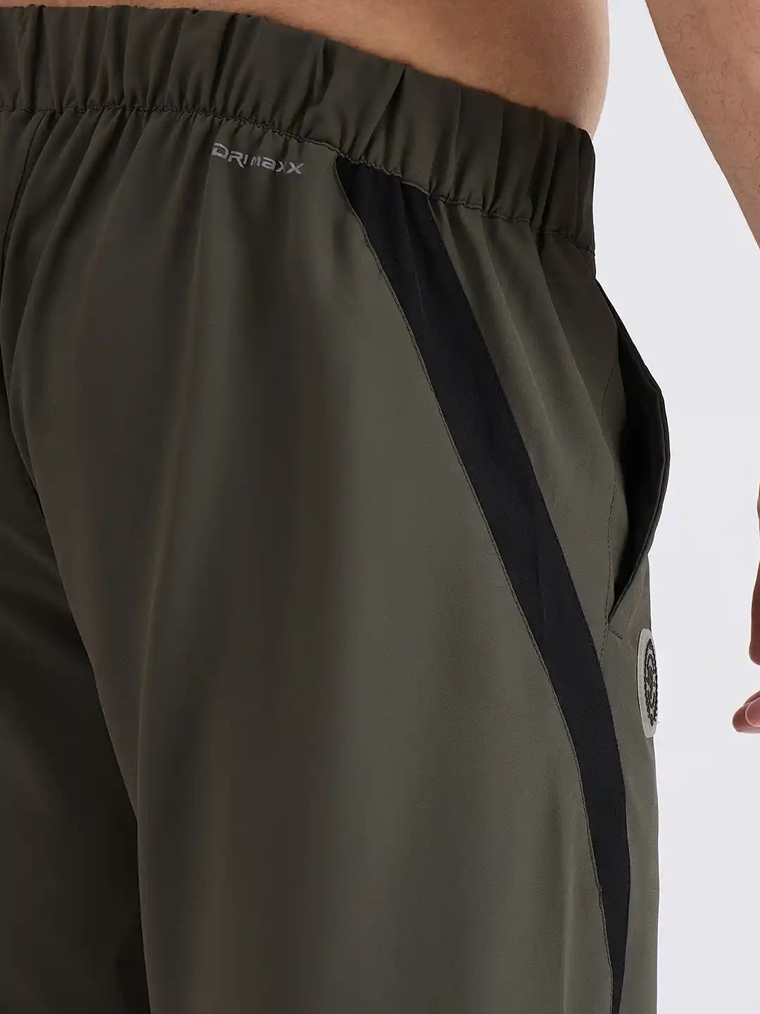 SG H1MS83902 Men Dry Leaf Shorts