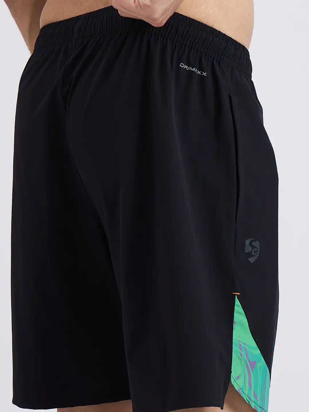 SG H1MS83942 Men Black Shorts