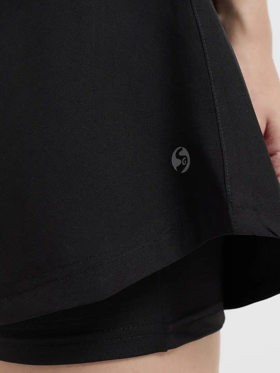 SG H2WS83282 Women Black Shorts