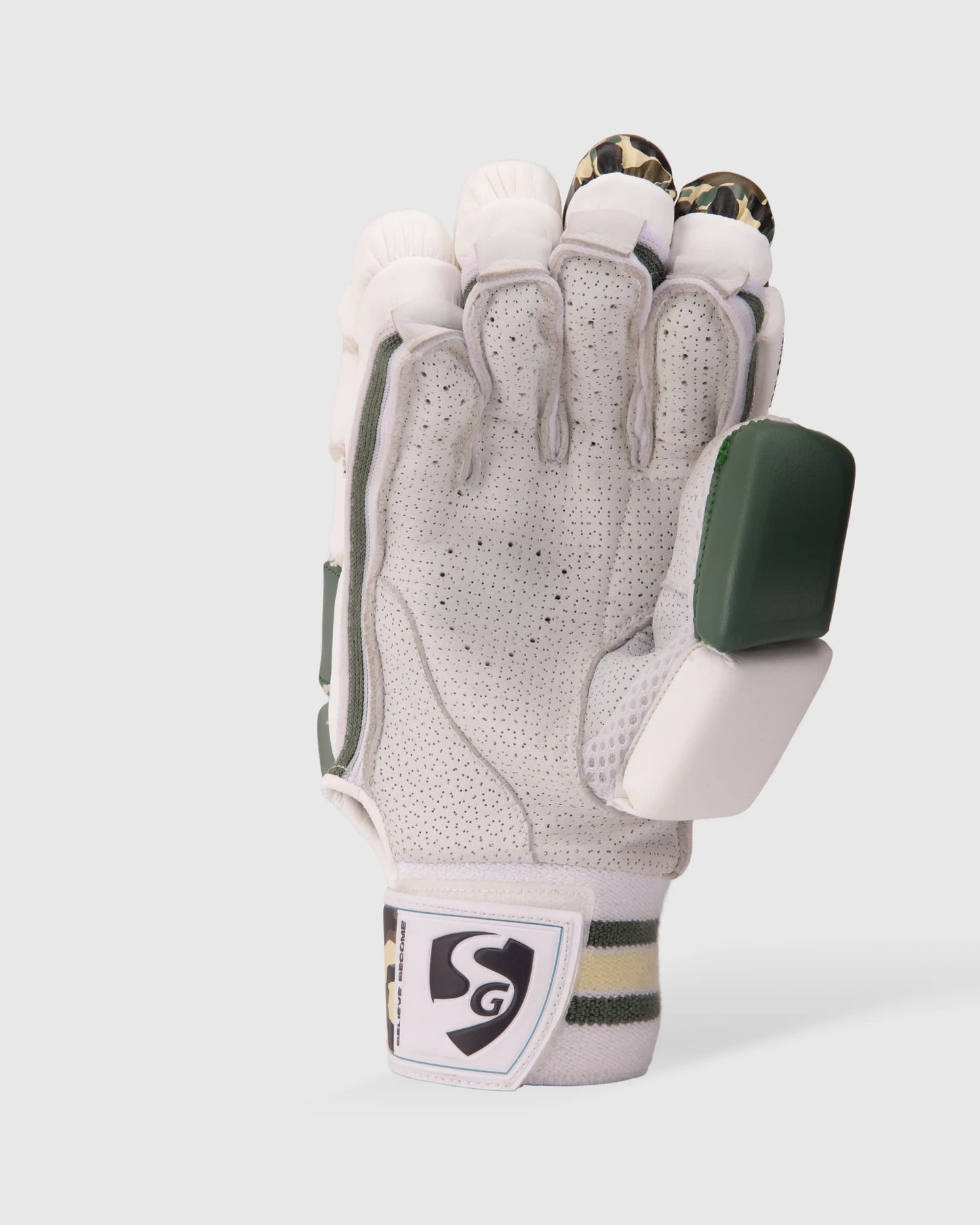 SG Savage Edition Batting gloves